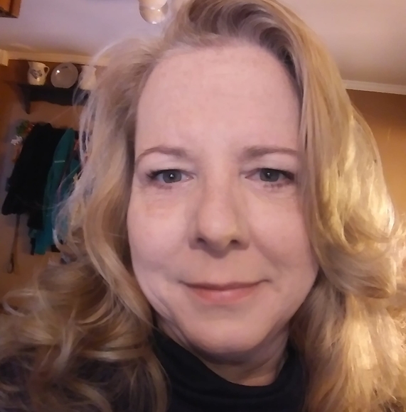 Meet your Posher, Cheryl - Picture 1 of 1